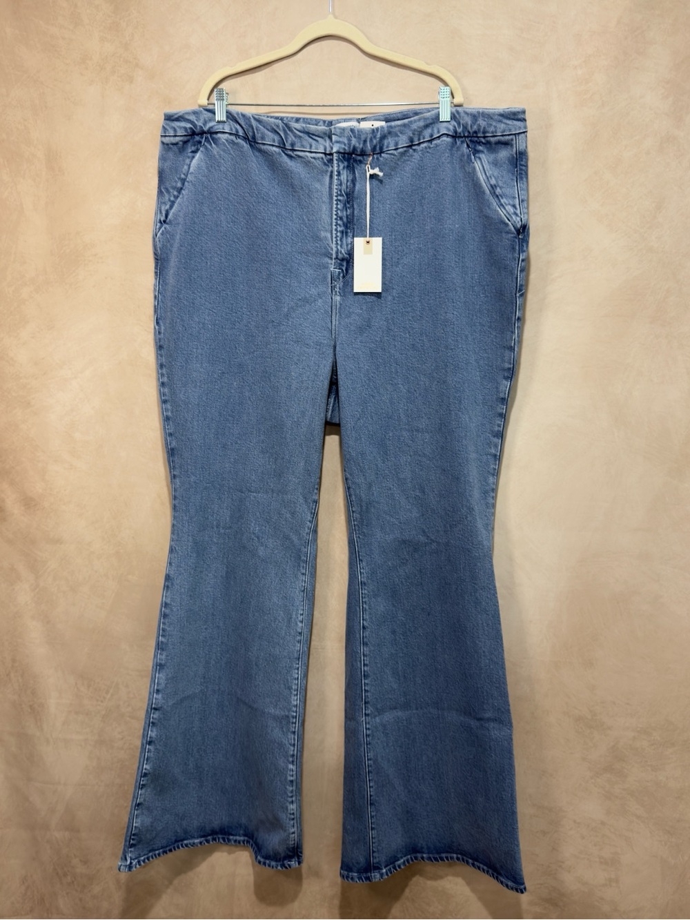 Good American Good Flare Trouser Jeans Plus Size 26 (26W) Indigo 551 NWT - Picture 4 of 16